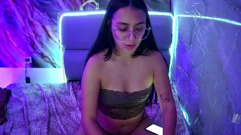 Snapshot of freyja_01 chatting on 02-01-25, 12:40 Freyja online show from 02-01-25, 12:40