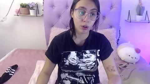 Snapshot of freyja_01 chatting on 03-10-25, 10:02 Freyja online show from 03-10-25, 10:02