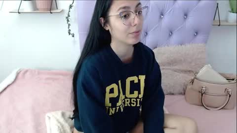 Snapshot of freyja_01 chatting on 10-01-25, 09:43 Freyja online show from 10-01-25, 09:43