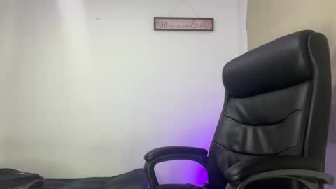 freyva_ online show from 03-08-26, 04:22