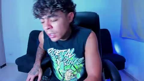 freyva_ online show from 06-14-26, 05:59