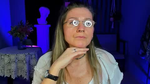 Snapshot of fridatander chatting on 01-20-25, 12:07 Frida Tander online show from 01-20-25, 12:07