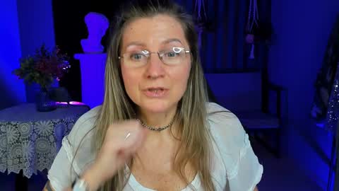 Snapshot of fridatander chatting on 01-20-25, 03:07 Frida Tander online show from 01-20-25, 03:07