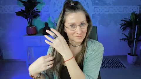 Snapshot of fridatander chatting on 03-02-25, 07:56 Frida Tander online show from 03-02-25, 07:56