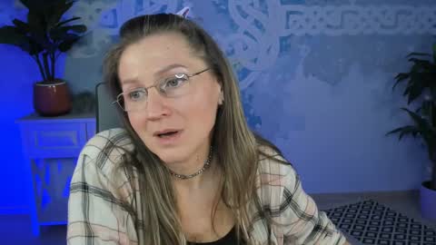 Snapshot of fridatander chatting on 03-07-25, 08:44 Frida Tander online show from 03-07-25, 08:44