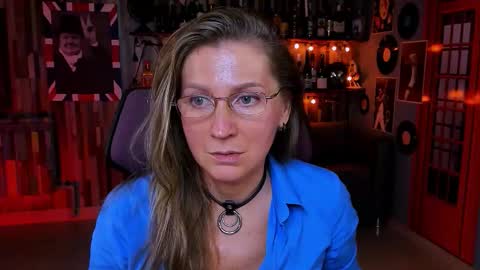 Snapshot of fridatander chatting on 09-15-25, 01:11 Frida Tander online show from 09-15-25, 01:11