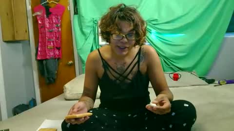 Snapshot of fridaybliss chatting on 09-09-25, 04:28 Friday Bliss online show from 09-09-25, 04:28