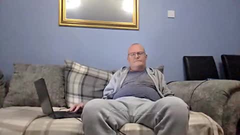 Snapshot of friendlydave528793 chatting on 12-15-25, 07:07 friendlydave528793 online show from 12-15-25, 07:07