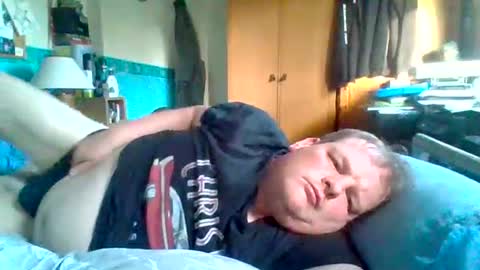 Snapshot of fritzboy290 chatting on 07-18-26, 05:11 Tom online show from 07-18-26, 05:11