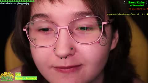 Snapshot of frogessjay chatting on 11-24-25, 08:19 Jaywise Frogfoot online show from 11-24-25, 08:19