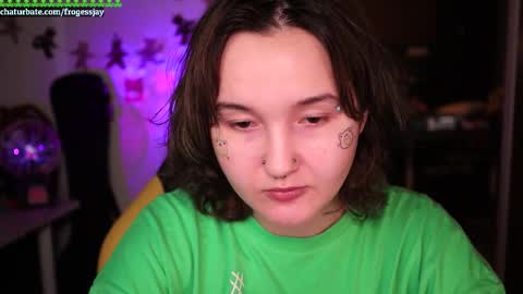 Snapshot of frogessjay chatting on 12-01-25, 09:42 Jaywise Frogfoot online show from 12-01-25, 09:42