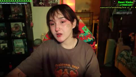 Snapshot of frogessjay chatting on 02-12-26, 06:36 Jaywise Frogfoot online show from 02-12-26, 06:36