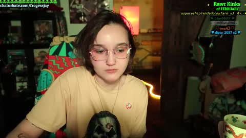 Snapshot of frogessjay chatting on 02-16-26, 05:20 Jaywise Frogfoot online show from 02-16-26, 05:20