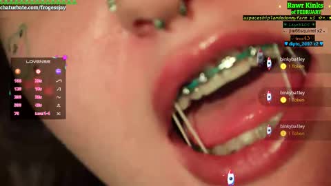 Snapshot of frogessjay chatting on 02-23-26, 05:43 Jaywise Frogfoot online show from 02-23-26, 05:43