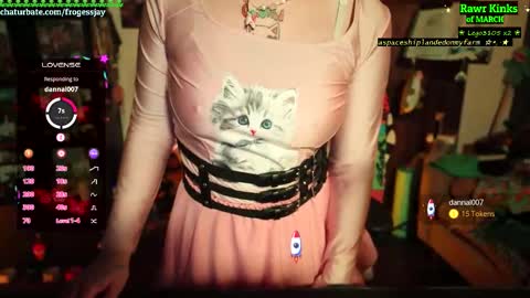 Snapshot of frogessjay chatting on 03-06-26, 05:53 Jaywise Frogfoot online show from 03-06-26, 05:53