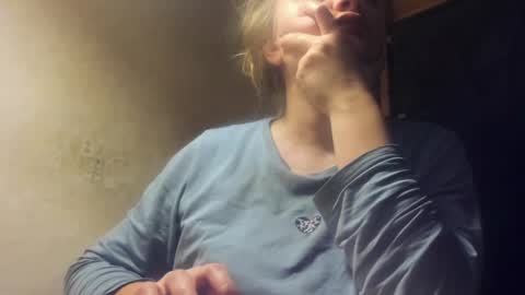 Snapshot of frumcake chatting on 01-03-25, 01:38 FrumCake online show from 01-03-25, 01:38