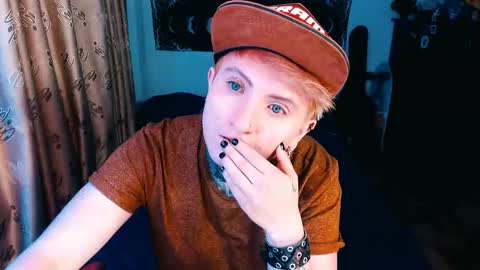          HEHIM  online show from 10-31-25, 09:43