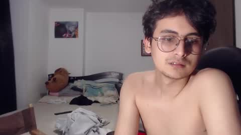 uwu online show from 12-04-25, 10:40