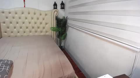 Snapshot of fuckgirl4you chatting on 12-14-24, 10:28 khalifa online show from 12-14-24, 10:28