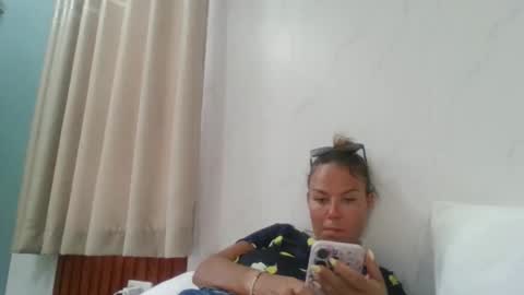 La online show from 04-08-26, 09:42