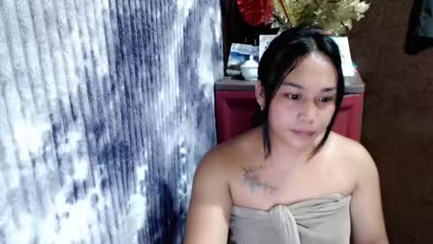 ITS ME CRYSTAL online show from 05-12-26, 03:58