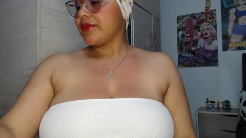 Mia and Gary  online show from 10-11-25, 01:38