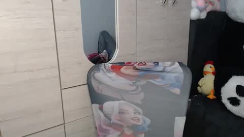 Mia and Gary  online show from 01-18-26, 02:04