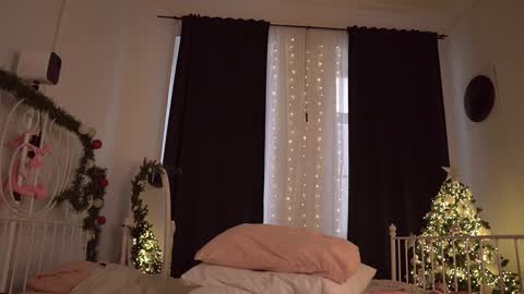 Snapshot of fuckingtoy_ chatting on 01-11-25, 12:18 Eva all my links online show from 01-11-25, 12:18