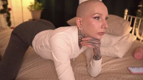 Snapshot of fuckingtoy_ chatting on 01-25-25, 11:13 Eva all my links online show from 01-25-25, 11:13