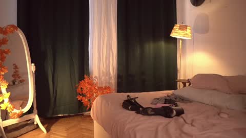 Snapshot of fuckingtoy_ chatting on 10-17-25, 02:08 Eva all my links online show from 10-17-25, 02:08