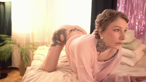 Eva         all my links   online show from 02-21-26, 11:00