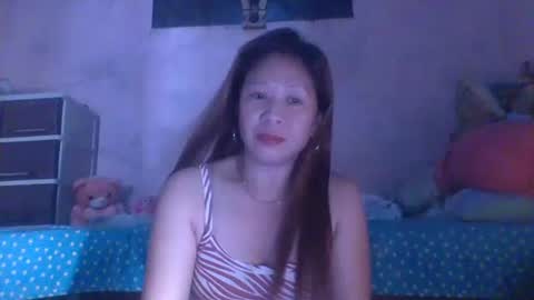 Nida online show from 04-18-26, 03:32