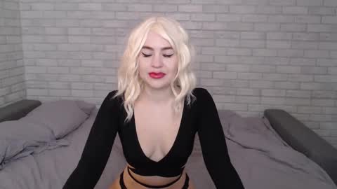 Snapshot of fuckyoursecretary chatting on 02-25-25, 10:04 fuckyoursecretary online show from 02-25-25, 10:04