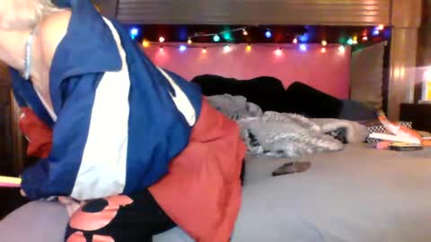 Snapshot of fullerh967 chatting on 10-31-25, 08:15 Deeztitties online show from 10-31-25, 08:15