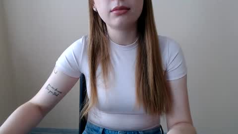 Emma online show from 06-18-26, 08:03
