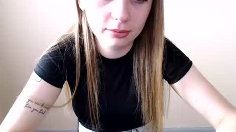 Emma online show from 06-26-26, 04:06