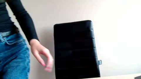Emma online show from 07-25-26, 10:24