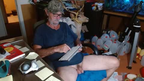 Snapshot of funmike2000 chatting on 09-17-25, 11:39 mike online show from 09-17-25, 11:39