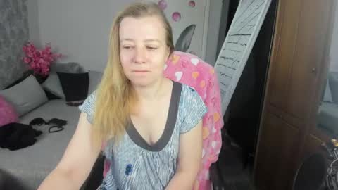 Snapshot of funny_bunny4 chatting on 12-21-24, 09:01 funny_bunny4 online show from 12-21-24, 09:01