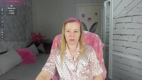 Snapshot of funny_bunny4 chatting on 12-21-24, 06:34 funny_bunny4 online show from 12-21-24, 06:34