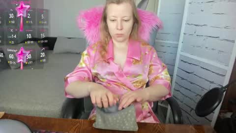 Snapshot of funny_bunny4 chatting on 02-16-25, 12:43 funny_bunny4 online show from 02-16-25, 12:43