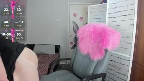 Snapshot of funny_bunny4 chatting on 03-02-25, 04:10 funny_bunny4 online show from 03-02-25, 04:10