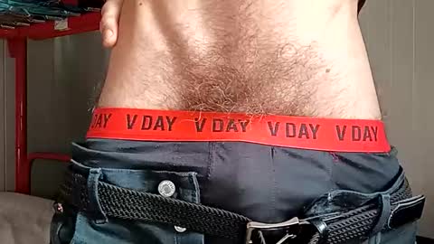 Italian men online show from 11-15-25, 09:39