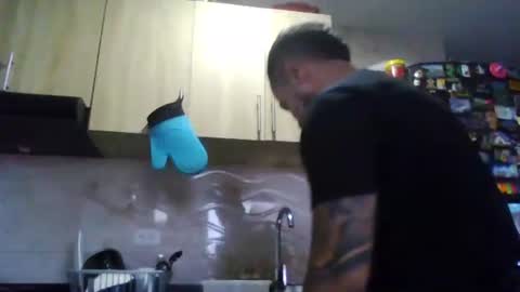 Snapshot of funnyboys18 chatting on 01-03-25, 06:57 Zanty online show from 01-03-25, 06:57