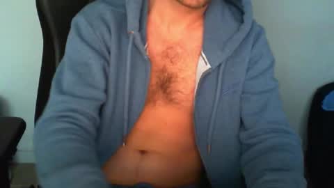 Snapshot of funnyeucouple chatting on 02-10-26, 08:29 YWhiteNiceMan online show from 02-10-26, 08:29