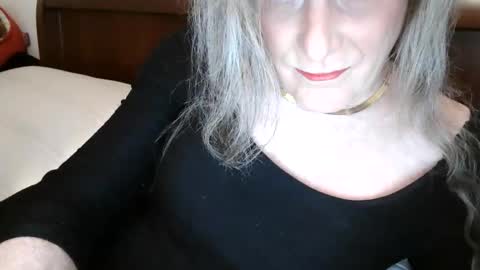 Snapshot of funtimetgirl chatting on 04-11-26, 10:19 Jessie Love online show from 04-11-26, 10:19