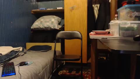 Snapshot of furosz chatting on 12-15-24, 06:59 furosz online show from 12-15-24, 06:59