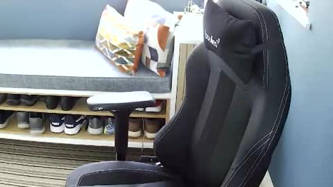 Furry online show from 04-29-26, 01:37