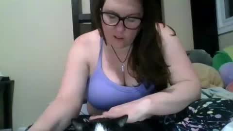 fuzzypeaches87 online show from 12-22-25, 10:12