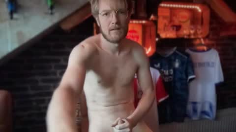 Snapshot of g00nst4r chatting on 01-04-25, 03:28 g00nst4r online show from 01-04-25, 03:28